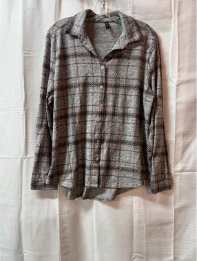 Massini Women's Large Gray Plaid Button-Up Shirt